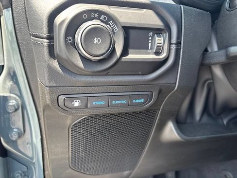 Used 2025 Jeep Wrangler Unlimited Sahara w/ Safety Group AWD/4WD image 34