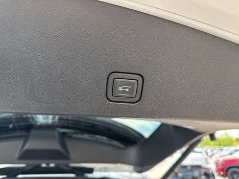 Used 2024 Cadillac XT6 Premium Luxury w/ Technology Package FWD image 20