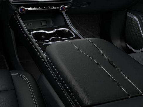 New 2027 Chevrolet Traverse LT w/ Midnight/Sport Edition FWD image 7