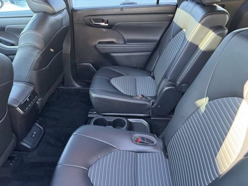 Certified 2022 Toyota Highlander XSE image 8