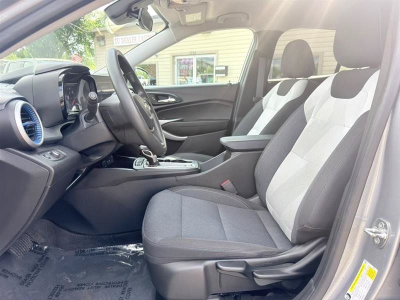 Used 2024 Chevrolet Trax LS w/ Driver Confidence Package FWD image 19