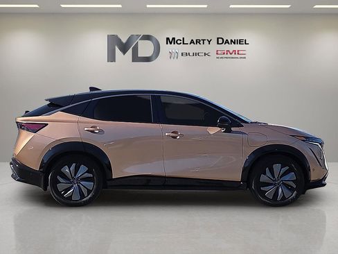 Used 2025 Nissan Ariya Platinum image 6