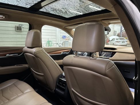 Used 2019 Cadillac XT5 Platinum image 33