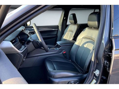 New 2026 Jeep Grand Cherokee L Limited image 10