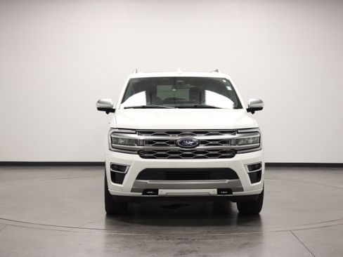 Used 2024 Ford Expedition Max Platinum AWD/4WD image 3