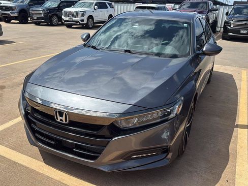 Used 2018 Honda Accord Sport image 2