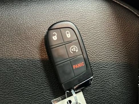Used 2025 Jeep Compass Limited AWD/4WD image 38