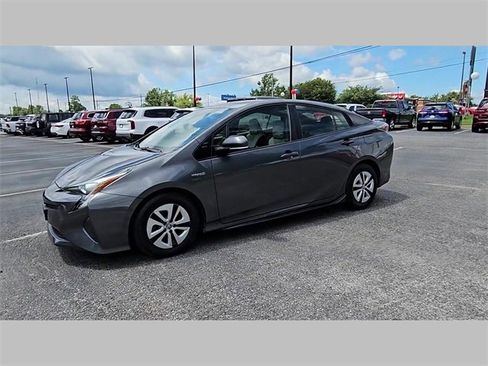 Used 2017 Toyota Prius Three w/ Advanced Technology Package image 22