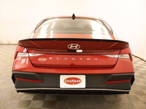 Used 2025 Hyundai Elantra Sport image 5