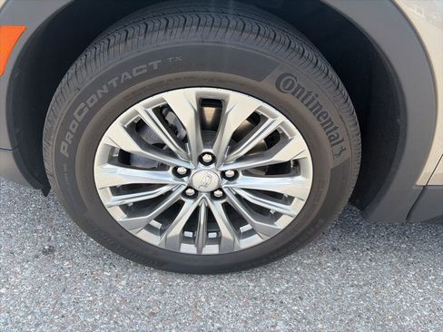 Used 2025 Cadillac XT4 Premium Luxury FWD image 11