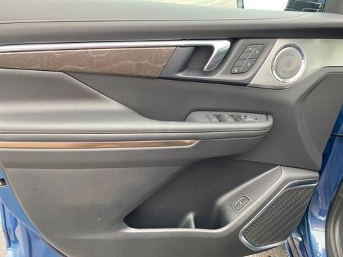 Certified 2025 Buick Enclave Avenir w/ LPO, Floor Liner Package FWD image 16