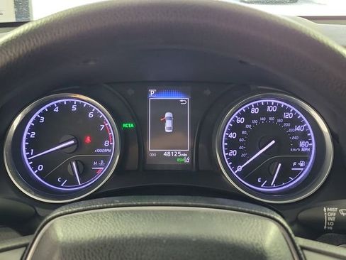 Used 2020 Toyota Camry LE w/ Convenience Package FWD image 27
