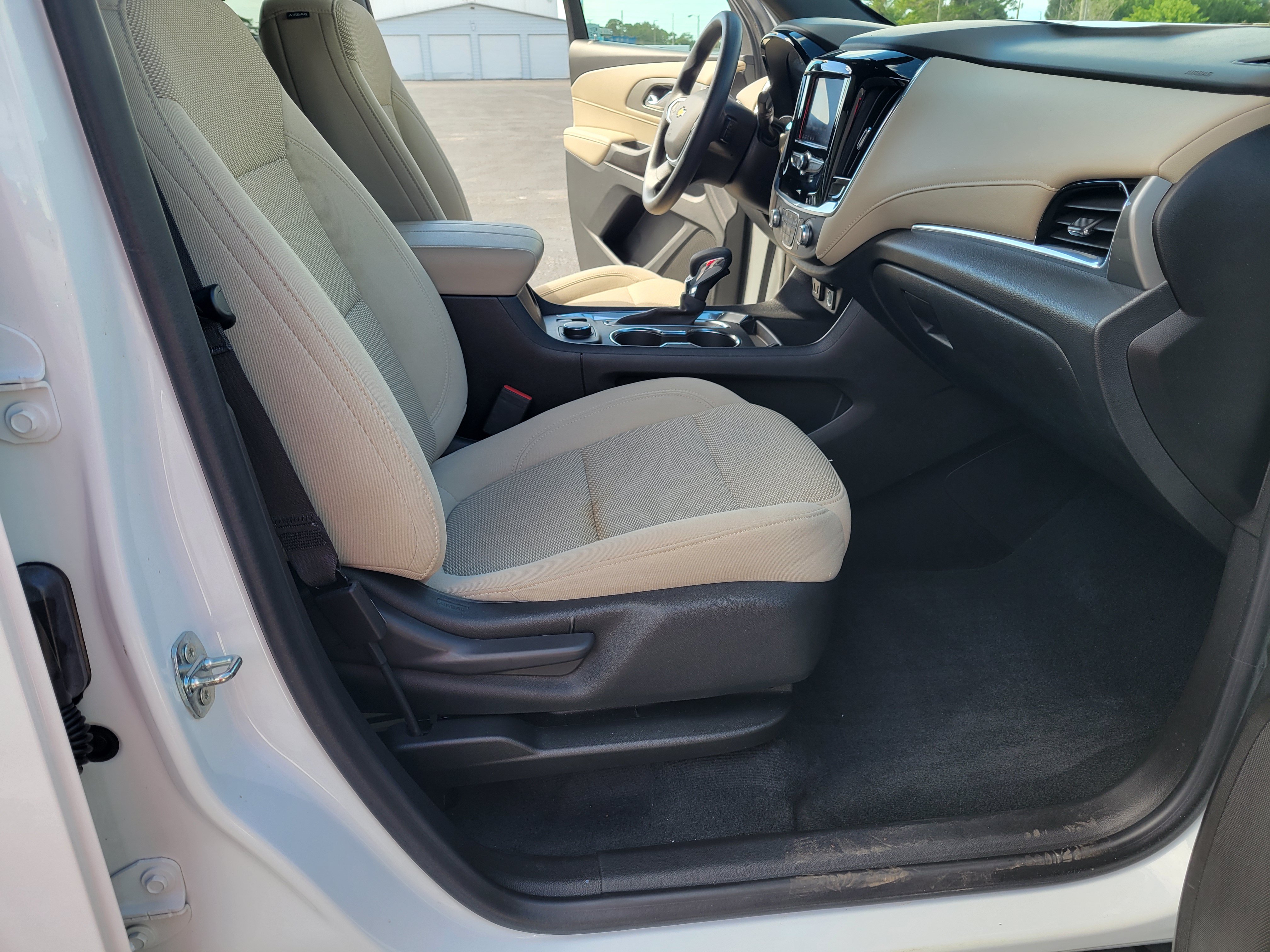 Certified 2023 Chevrolet Traverse LS FWD image 27