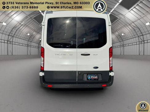 Used 2017 Ford Transit 150 XLT RWD image 4