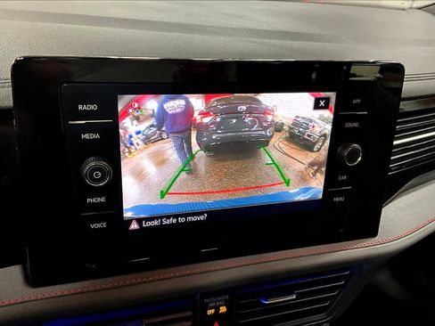 Used 2025 Volkswagen Jetta GLI Autobahn image 27