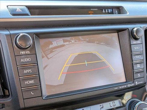 Used 2017 Toyota RAV4 XLE FWD image 11