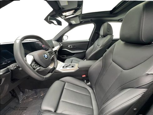 Used 2025 BMW 330i Sedan RWD image 17