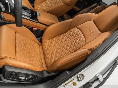 Used 2025 Audi RS 6 performance image 24