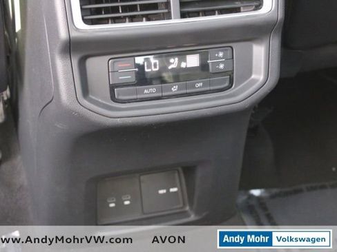 Used 2024 Volkswagen Atlas SE AWD/4WD image 33