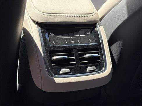 New 2026 Volvo XC90 B6 Plus w/ Protection Package Premier image 17