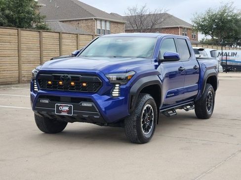 Used 2024 Toyota Tacoma TRD Off-Road image 11