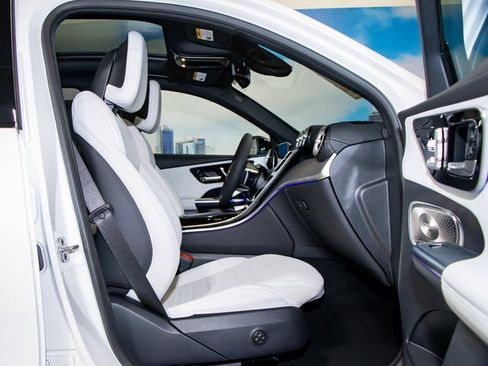 Used 2026 Mercedes-Benz GLC 350e 4MATIC image 21