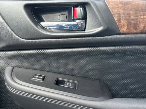 Used 2015 Subaru Outback 3.6R Limited image 31