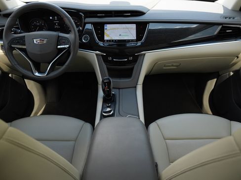 Certified 2023 Cadillac XT6 Premium Luxury w/ Technology Package image 7