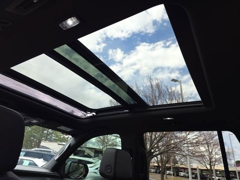 Used 2021 Chevrolet Tahoe Z71 image 19