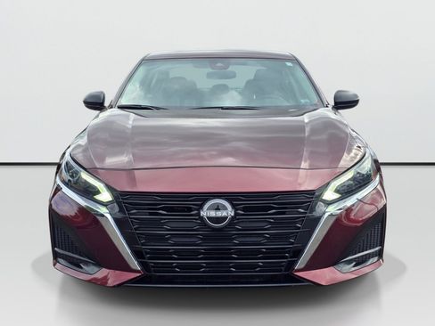 Used 2025 Nissan Altima 2.5 SV FWD image 8
