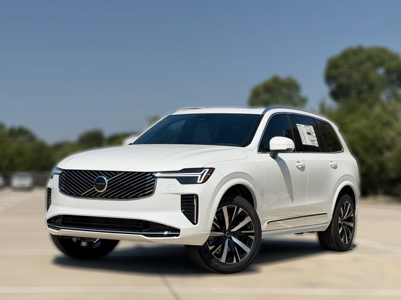 New 2026 Volvo XC90 B5 Core AWD/4WD image 2