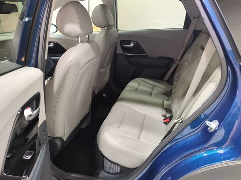 Used 2020 Kia Niro EX Premium FWD image 14