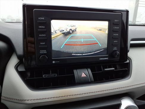 Used 2022 Toyota RAV4 XLE image 19