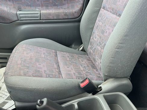 Used 1999 Chevrolet Tracker 2WD Convertible image 28