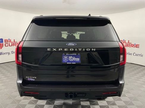 New 2025 Ford Expedition Active image 4