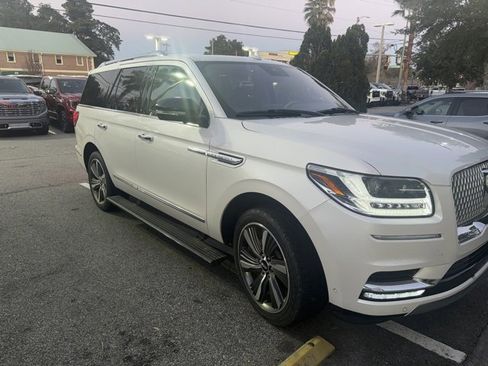 Used 2019 Lincoln Navigator Reserve image 3