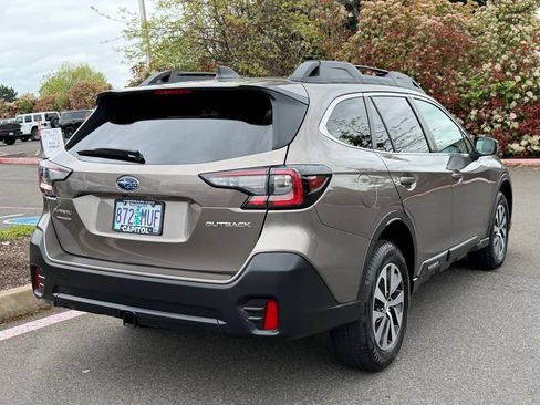 Used 2021 Subaru Outback Premium AWD/4WD image 7