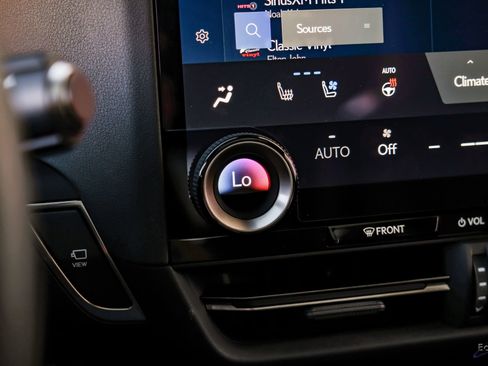 Used 2025 Lexus GX 550 w/ Accessory Package (2T) image 63