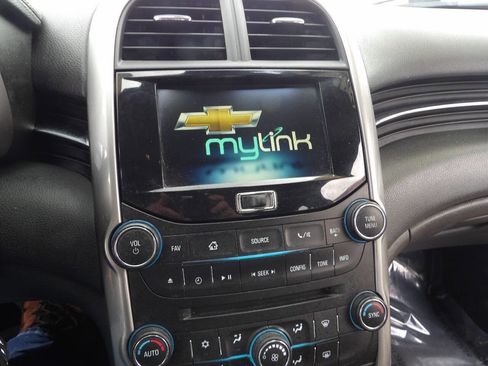 Used 2015 Chevrolet Malibu LT image 9