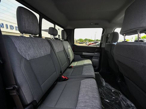 New 2026 Ford F250 XLT w/ XLT Premium Package AWD/4WD image 23