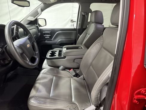 Used 2018 Chevrolet Silverado 1500 Custom w/ Custom Value Package RWD image 17