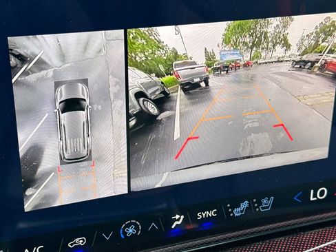 Used 2026 Chevrolet Traverse RS image 20