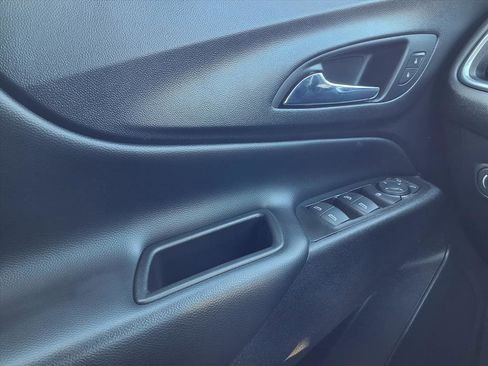 Used 2022 Chevrolet Equinox LT w/ LPO, Floor Liner Package image 18