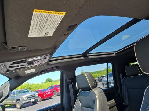 Certified 2023 Chevrolet Suburban Premier AWD/4WD image 26