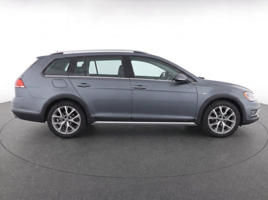 Used 2017 Volkswagen Golf Alltrack SEL AWD/4WD image 10