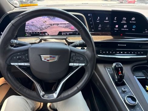 Used 2022 Cadillac Escalade ESV Premium Luxury AWD/4WD image 12
