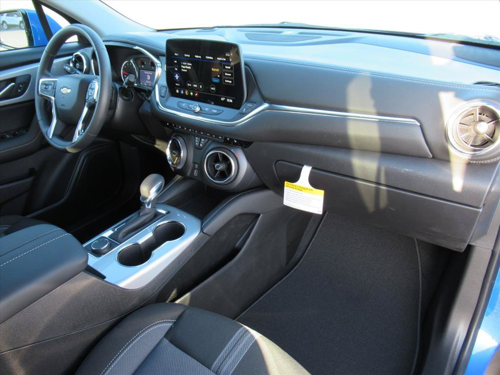New 2025 Chevrolet Blazer LT FWD image 9