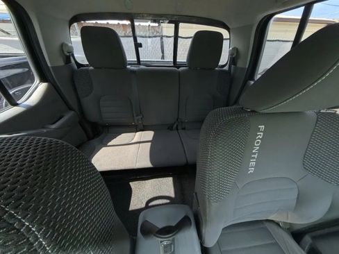 Used 2015 Nissan Frontier Desert Runner RWD image 27