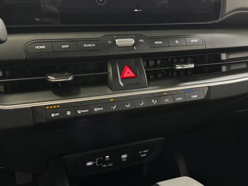 Used 2025 Kia K4 FWD image 17