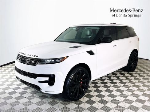 Used 2024 Land Rover Range Rover Sport SE AWD/4WD image 3